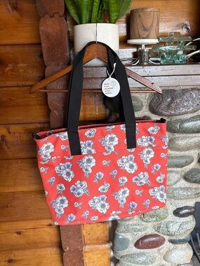 NWT Parkland Fairview Floral Diaper Tote Bag Red Poppy Recycled Bottle Bag